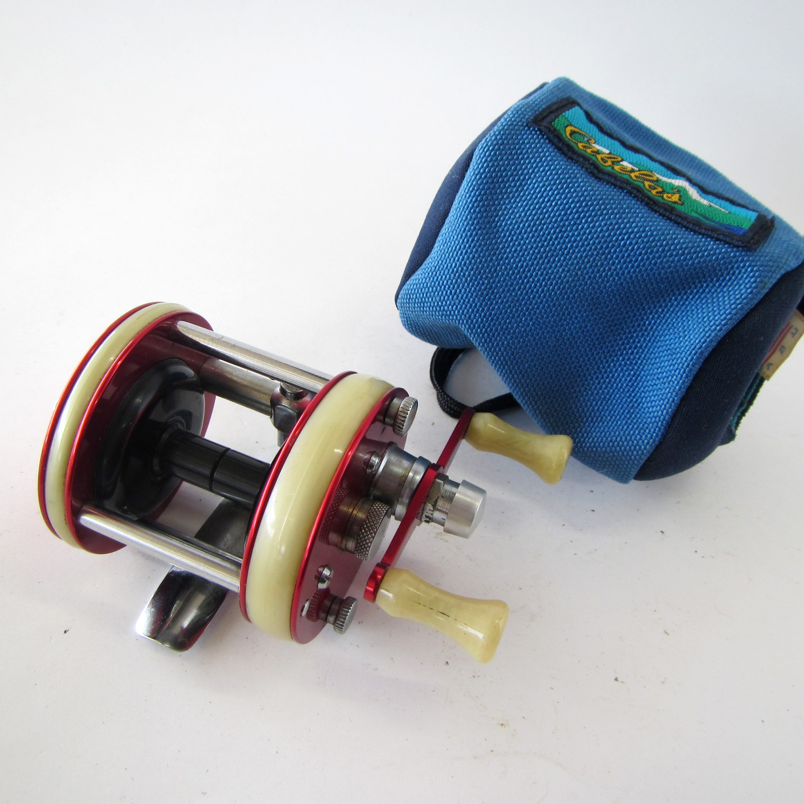 ABU 2600ベイトリール